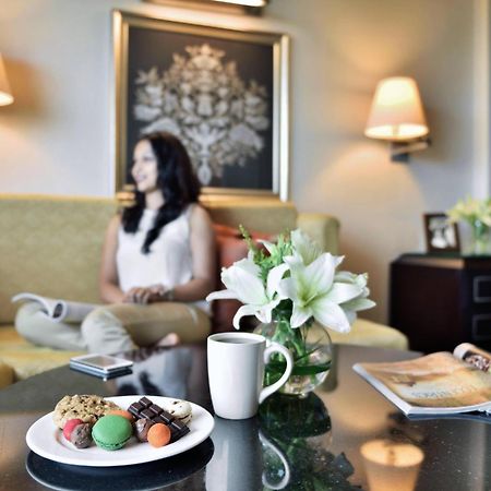Marriott Executive Apartment - Lakeside Chalet, Mumbai  Buitenkant foto