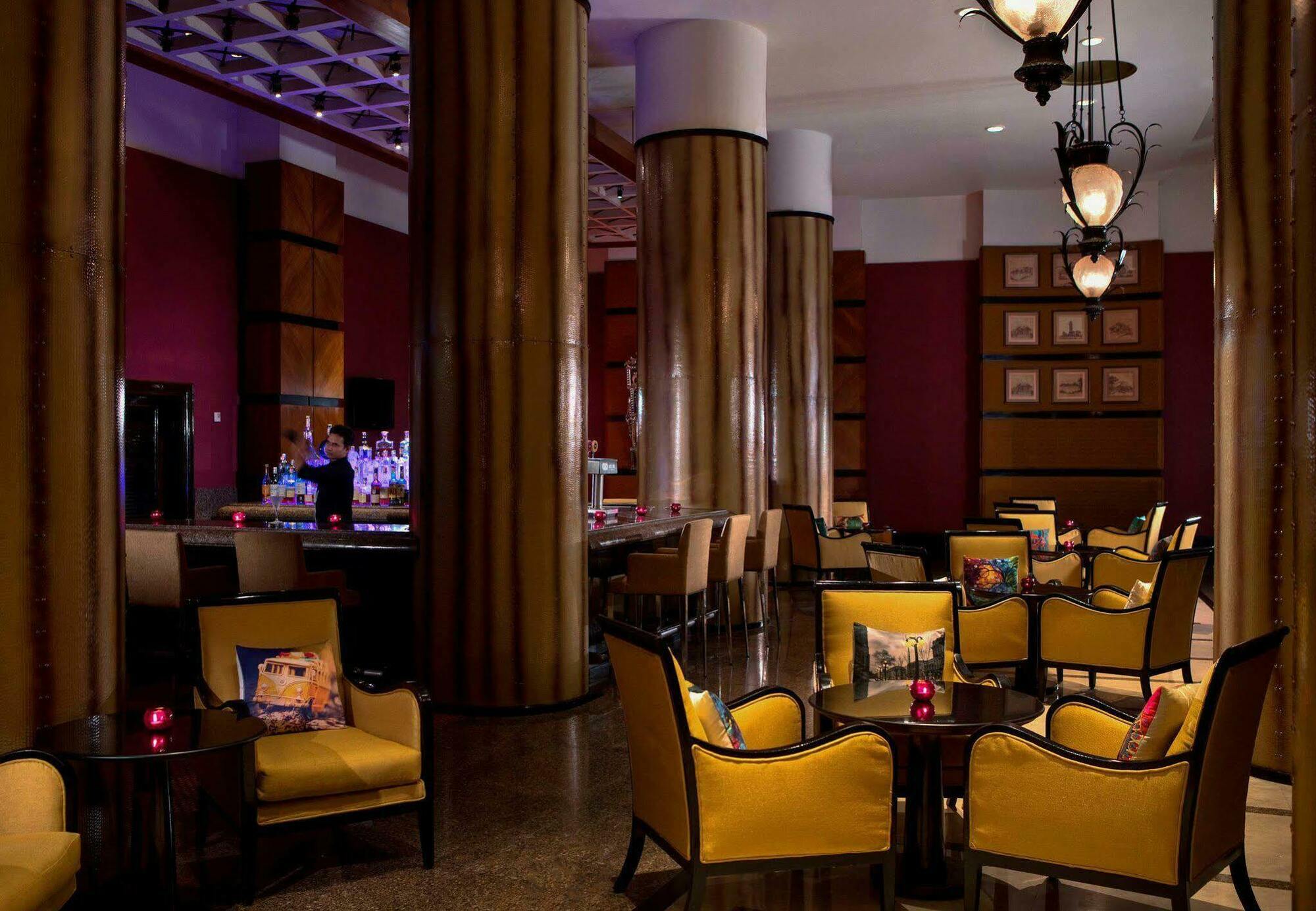 Marriott Executive Apartment - Lakeside Chalet, Mumbai  Buitenkant foto